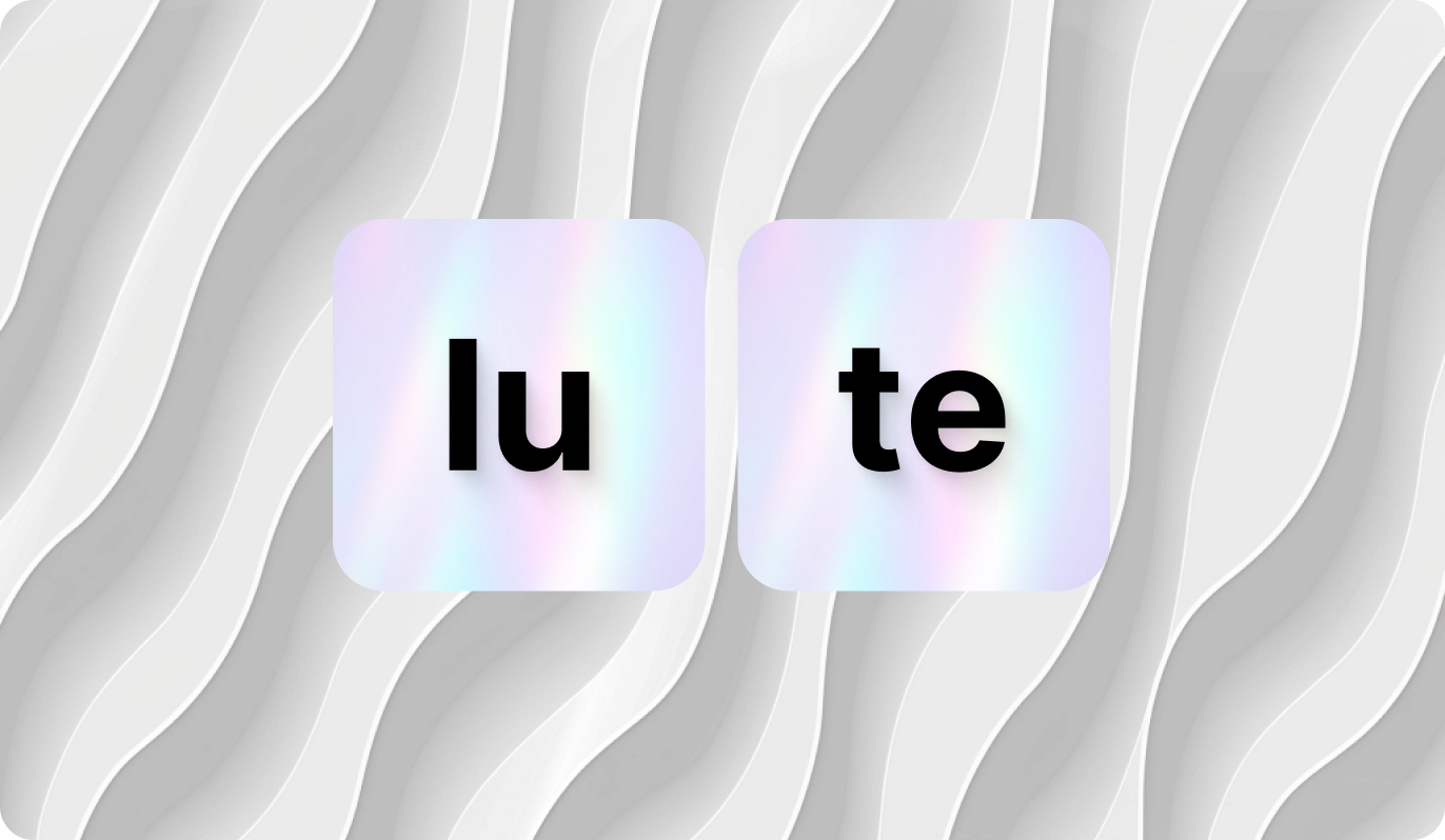 Abstract wavy grey background with two iridescent gradient tiles centered, containing the letters ‘lu’ and ‘te’ in bold black text.